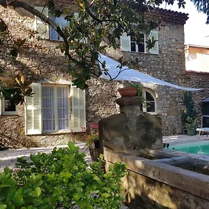 La Maison Du Marquis De Bed & Breakfast